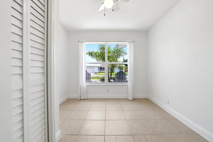 2nd bedroom