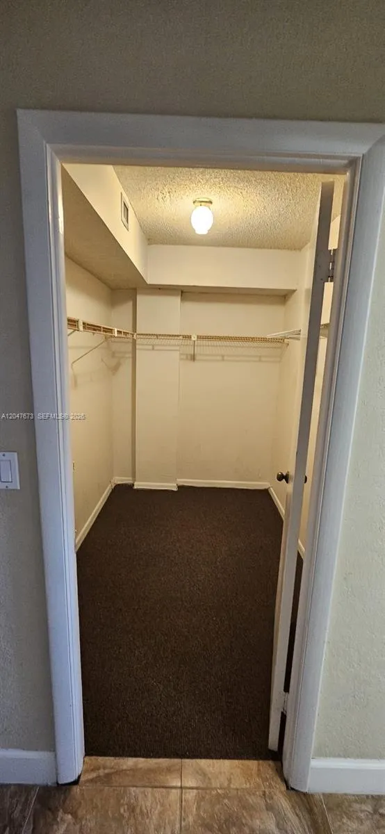 WALKIN CLOSET