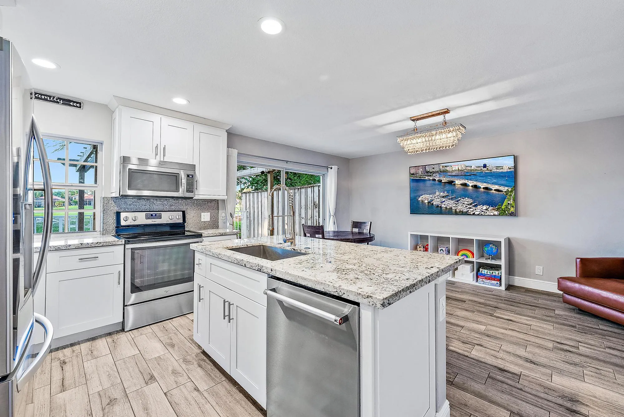 Kitchen entry