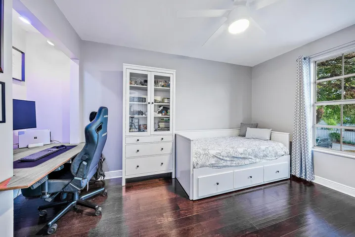 Guest bedroom 1