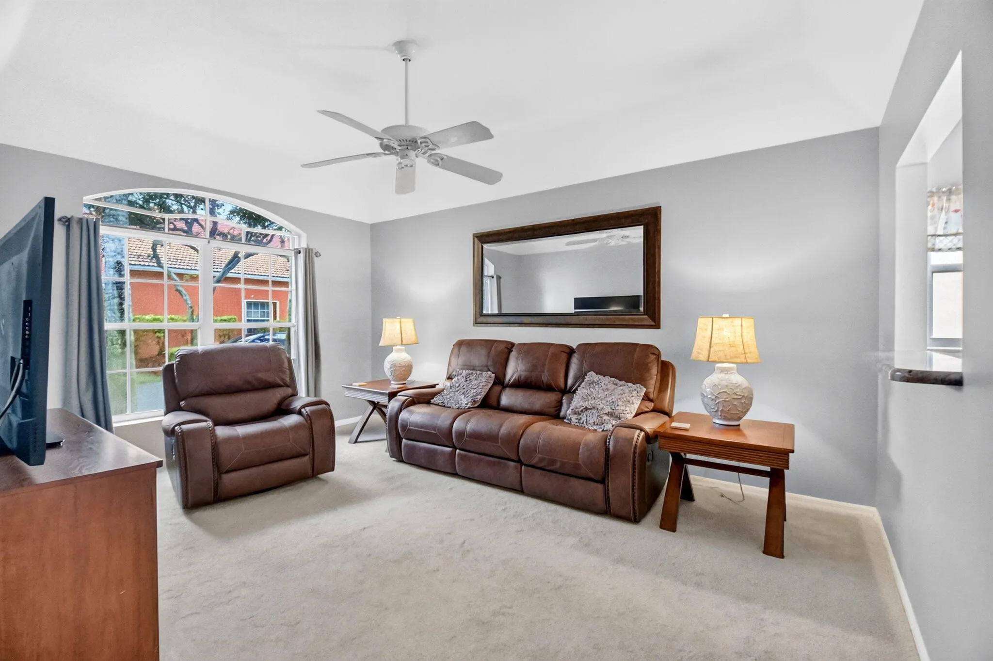 Bonus Room - can be dining or family room , den or?