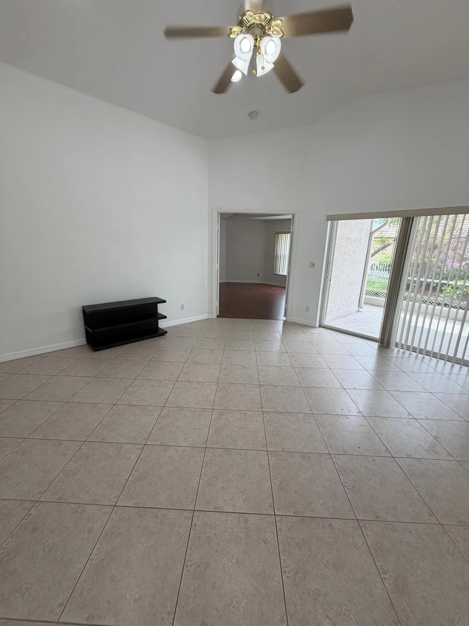 Livingroom2
