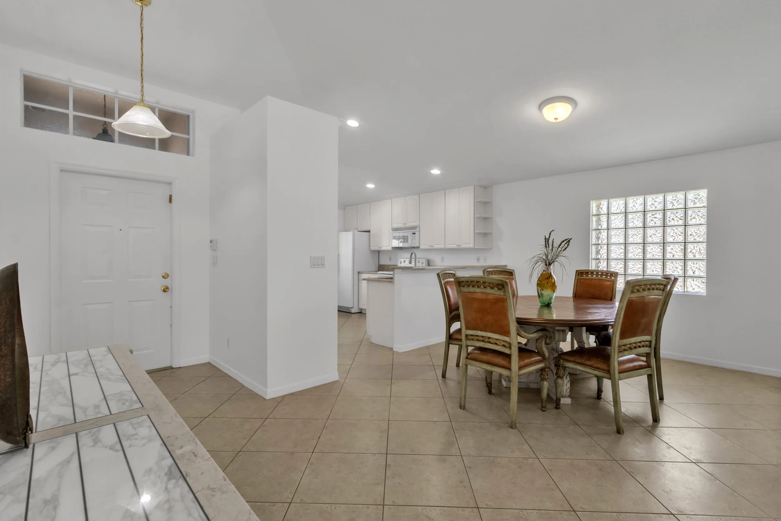 Dining & Kitchen