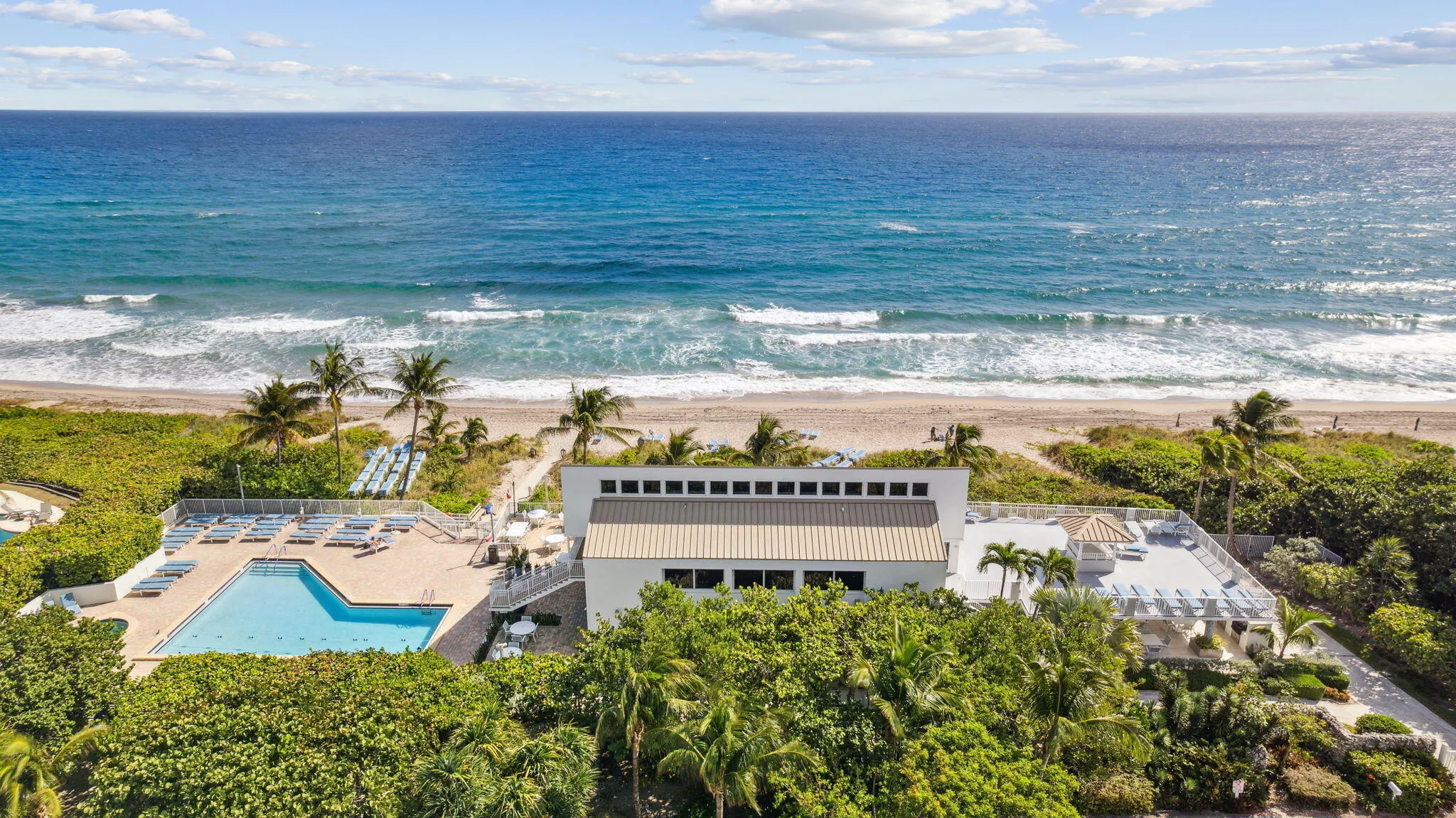 Dalton Place Oceanfront Beach Club