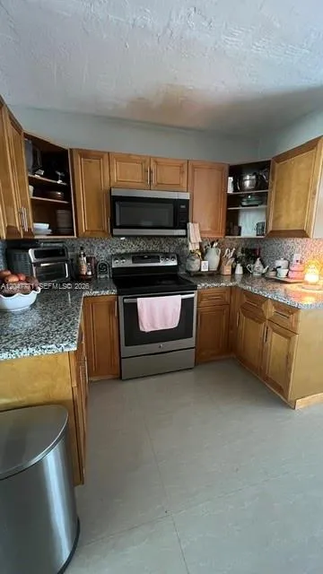 Photo 31