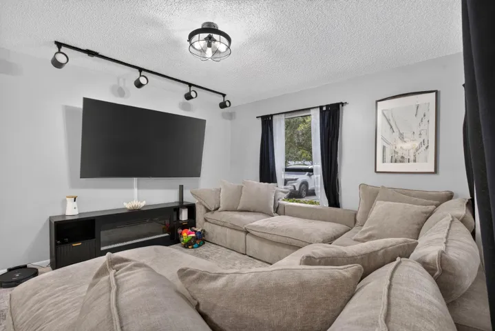 12-web-or-mls-3331 -4701