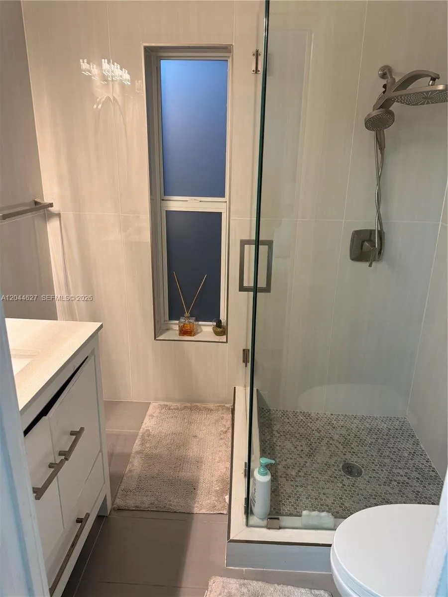 Master Bath w/Shower