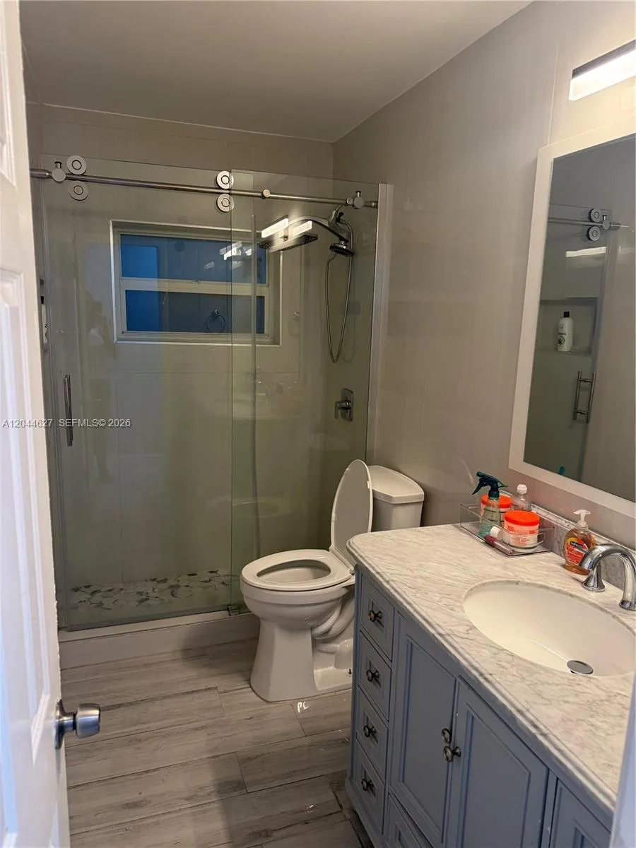 2nd Bathroom