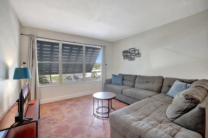 12-web-or-mls-699A5207