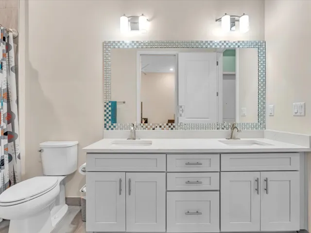 Guest Bathroom 3