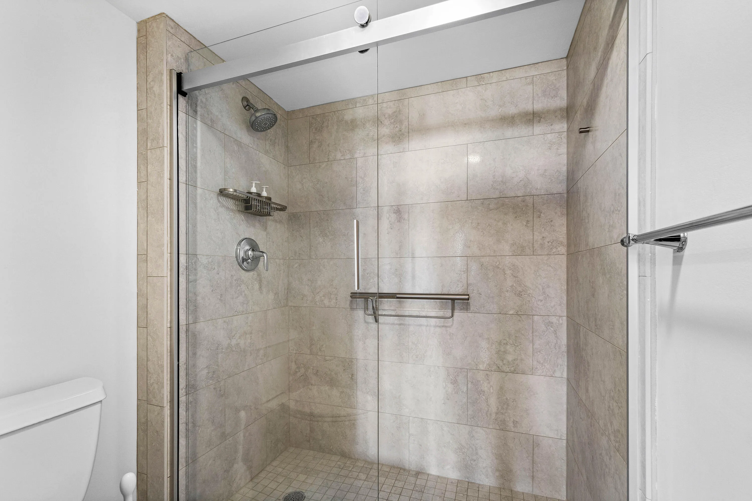 023-5380NorthOceanDrive-5G-RivieraBeach-
