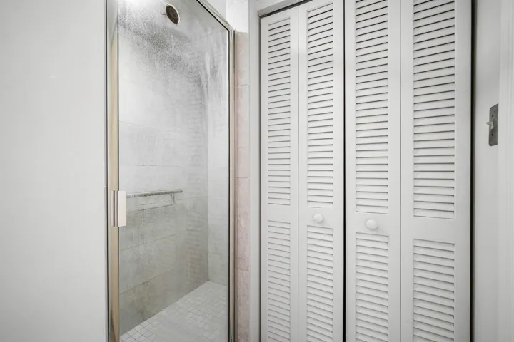 012-5380NorthOceanDrive-5G-RivieraBeach-