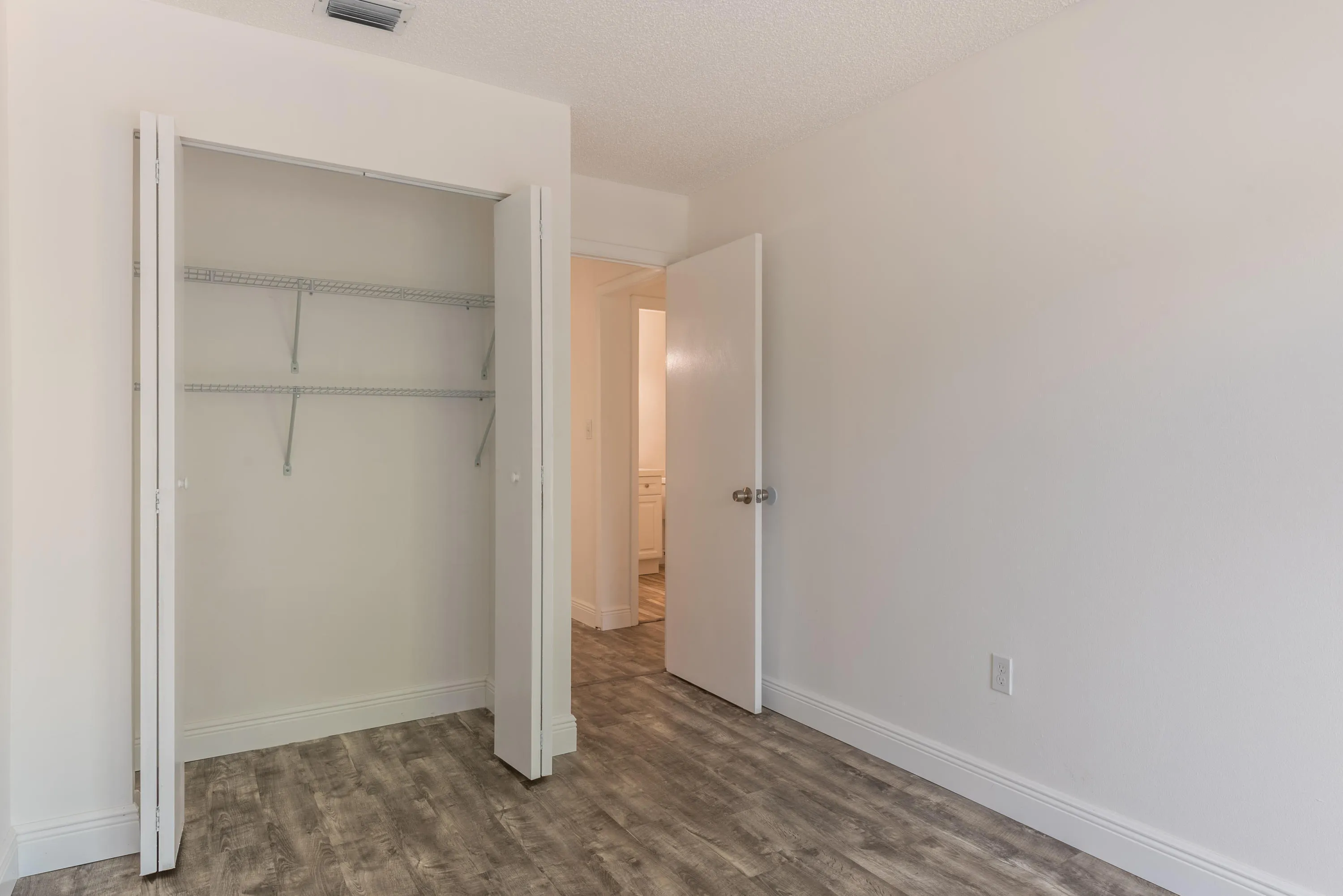 5847 S 37th-11 (1)