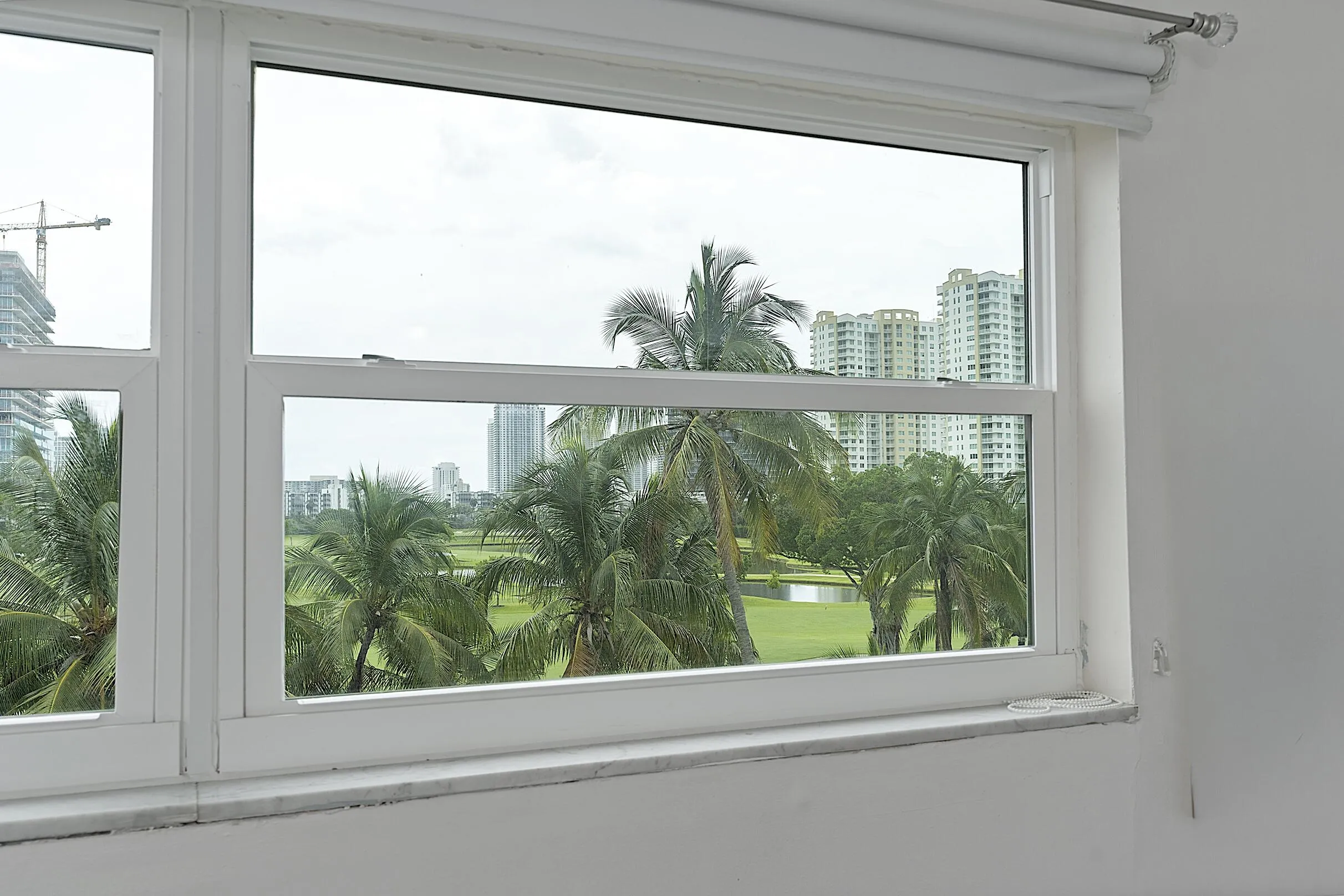 - 300 Northeast 14th Avenue, Hallandale
