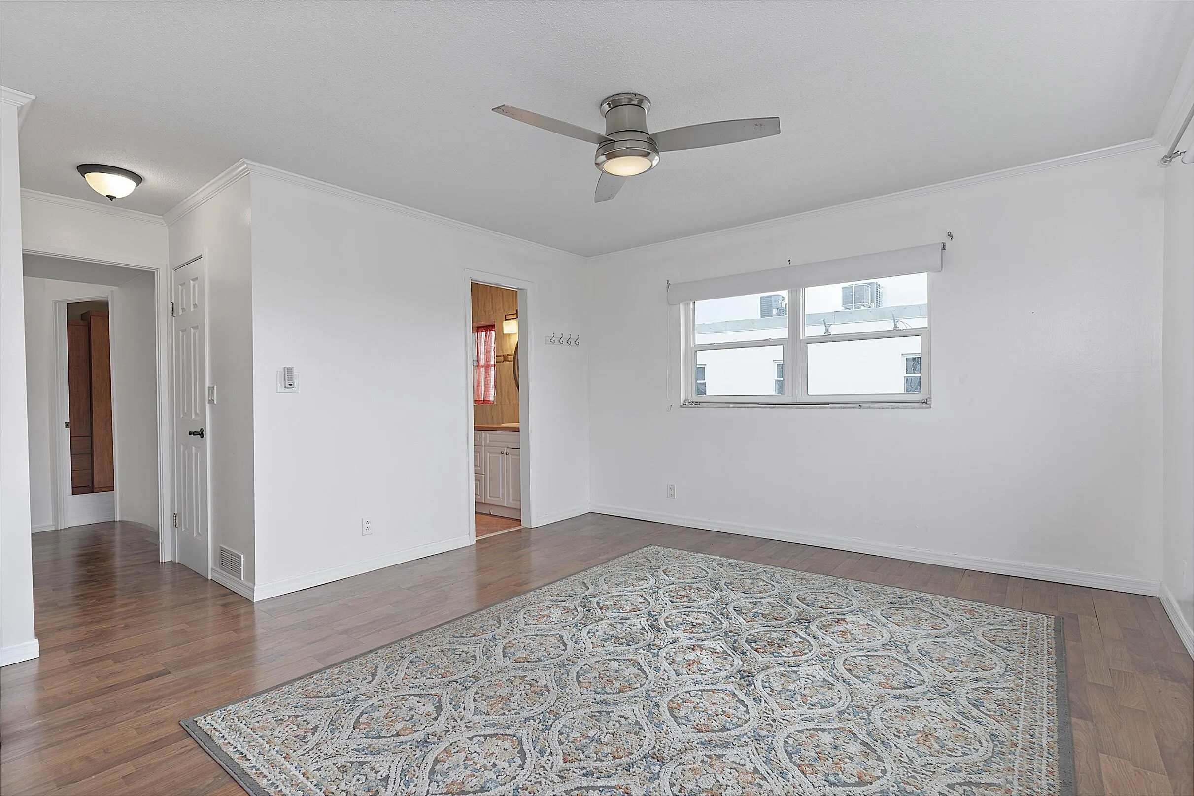- 300 Northeast 14th Avenue, Hallandale