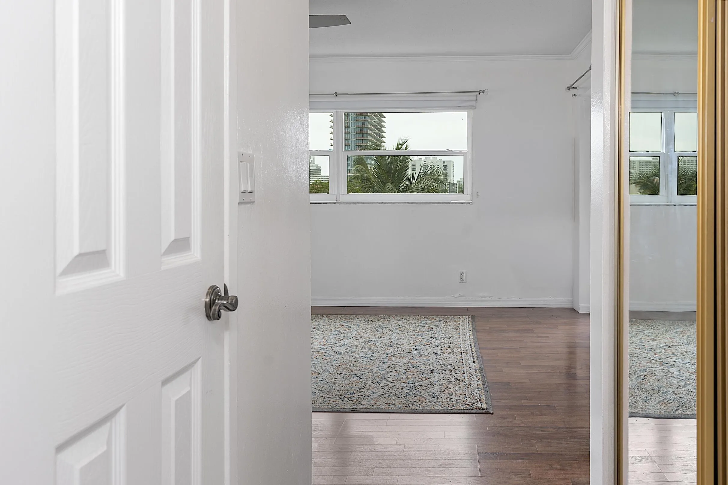 - 300 Northeast 14th Avenue, Hallandale