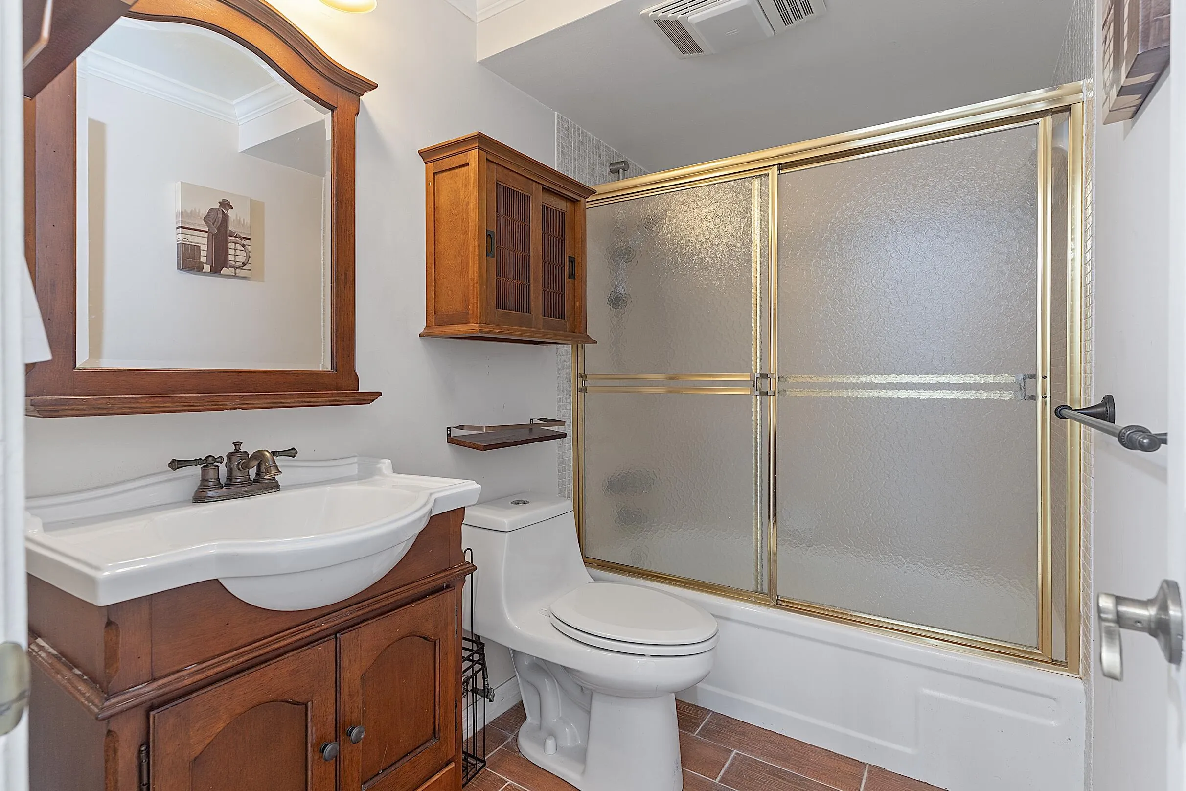 - 300 Northeast 14th Avenue, Hallandale