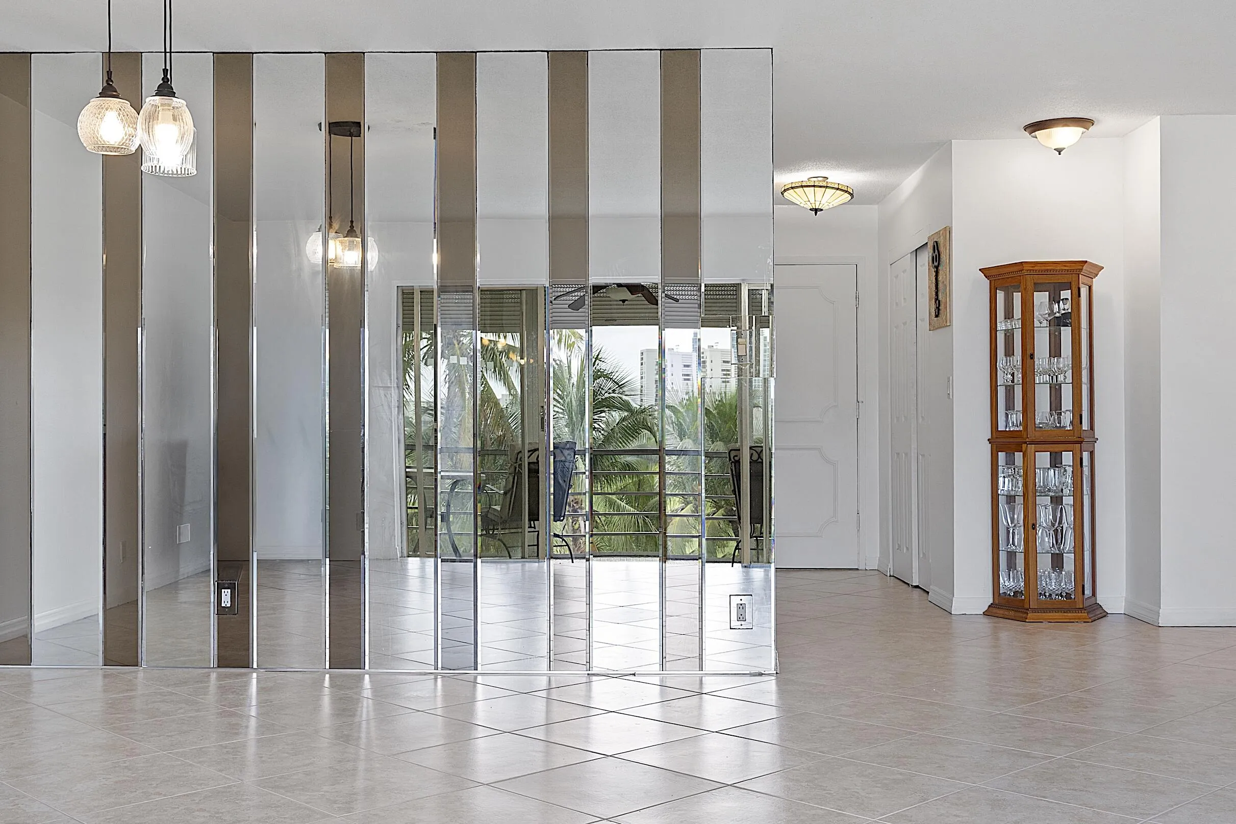 - 300 Northeast 14th Avenue, Hallandale