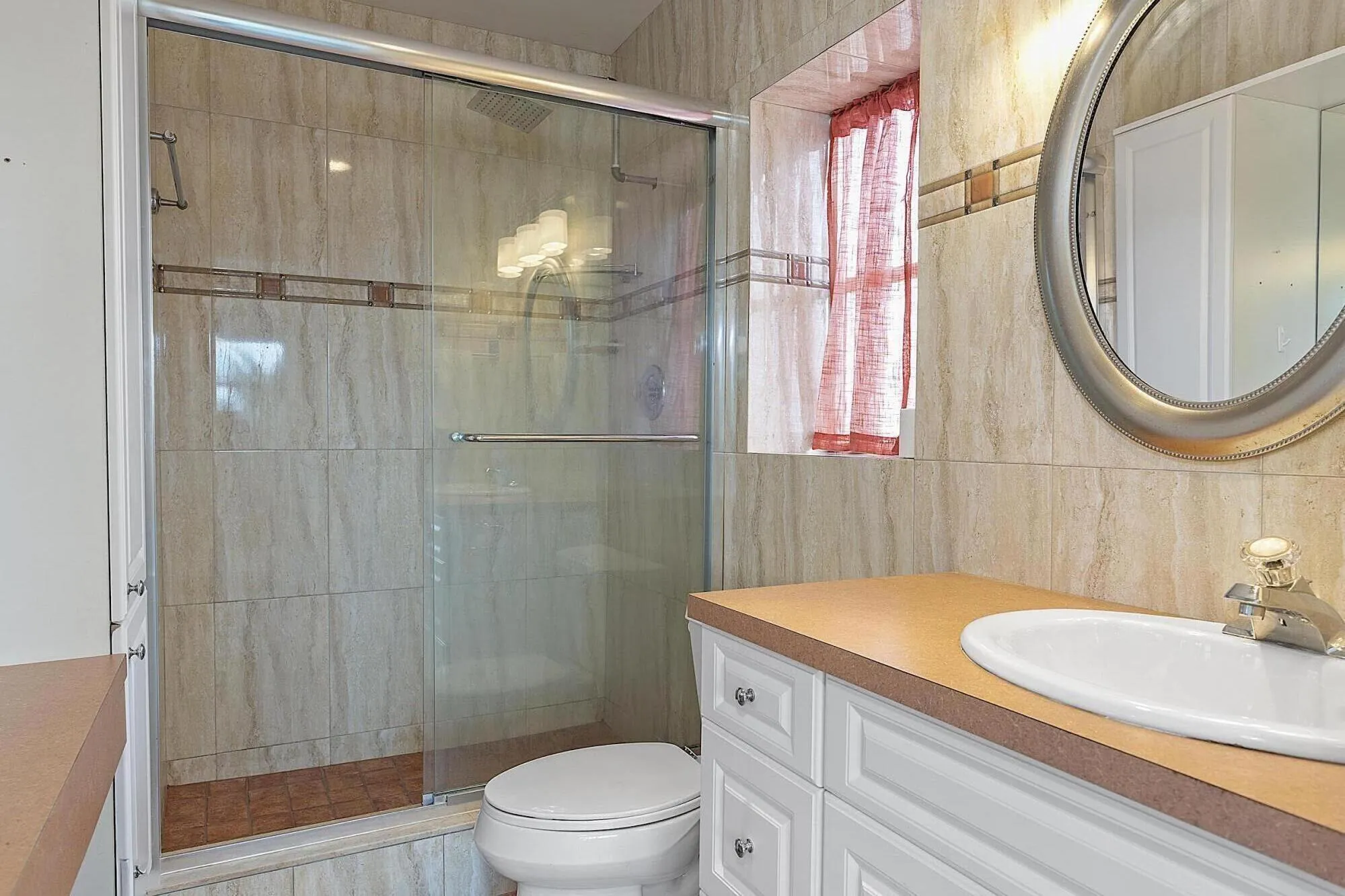 - 300 Northeast 14th Avenue, Hallandale