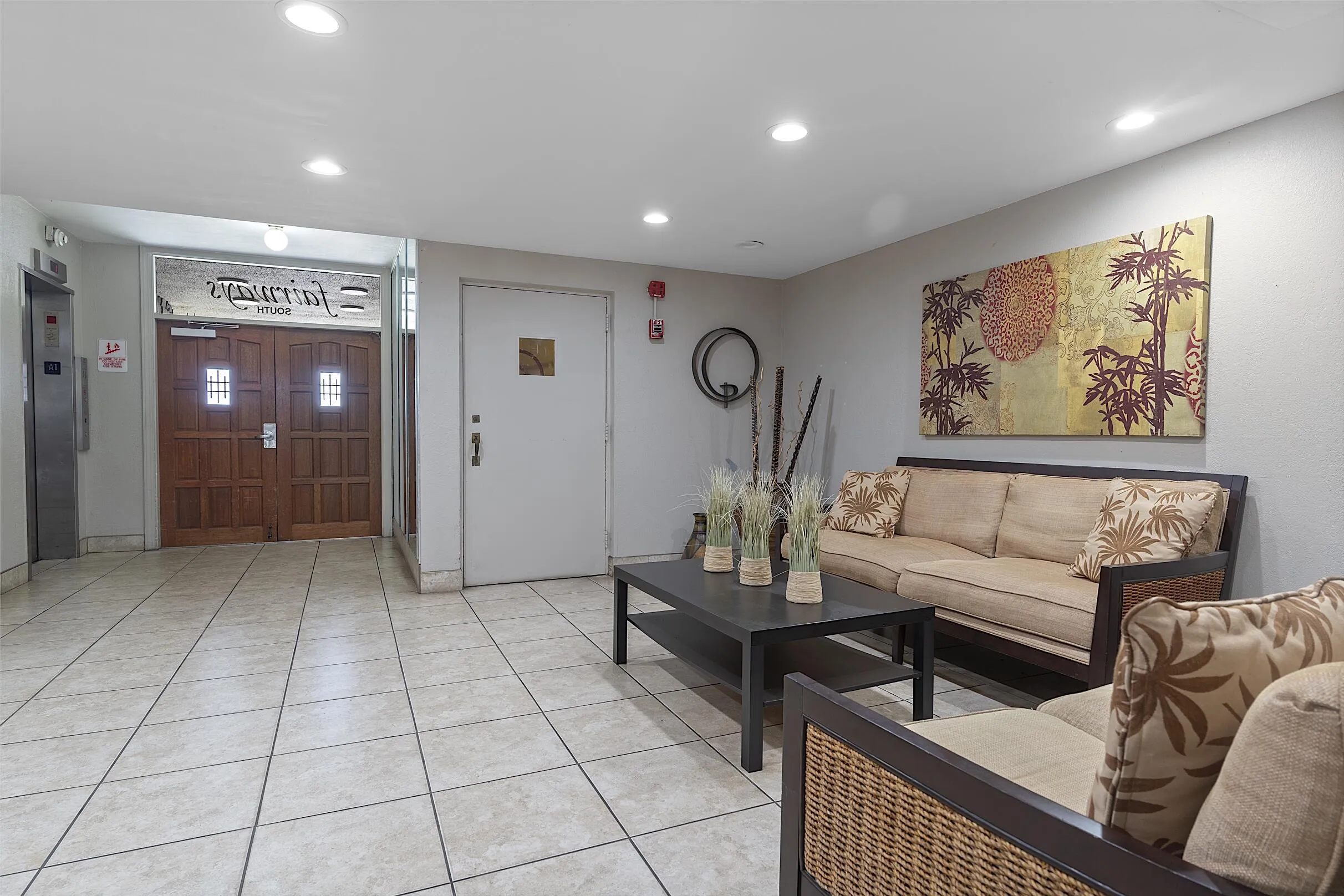 - 300 Northeast 14th Avenue, Hallandale