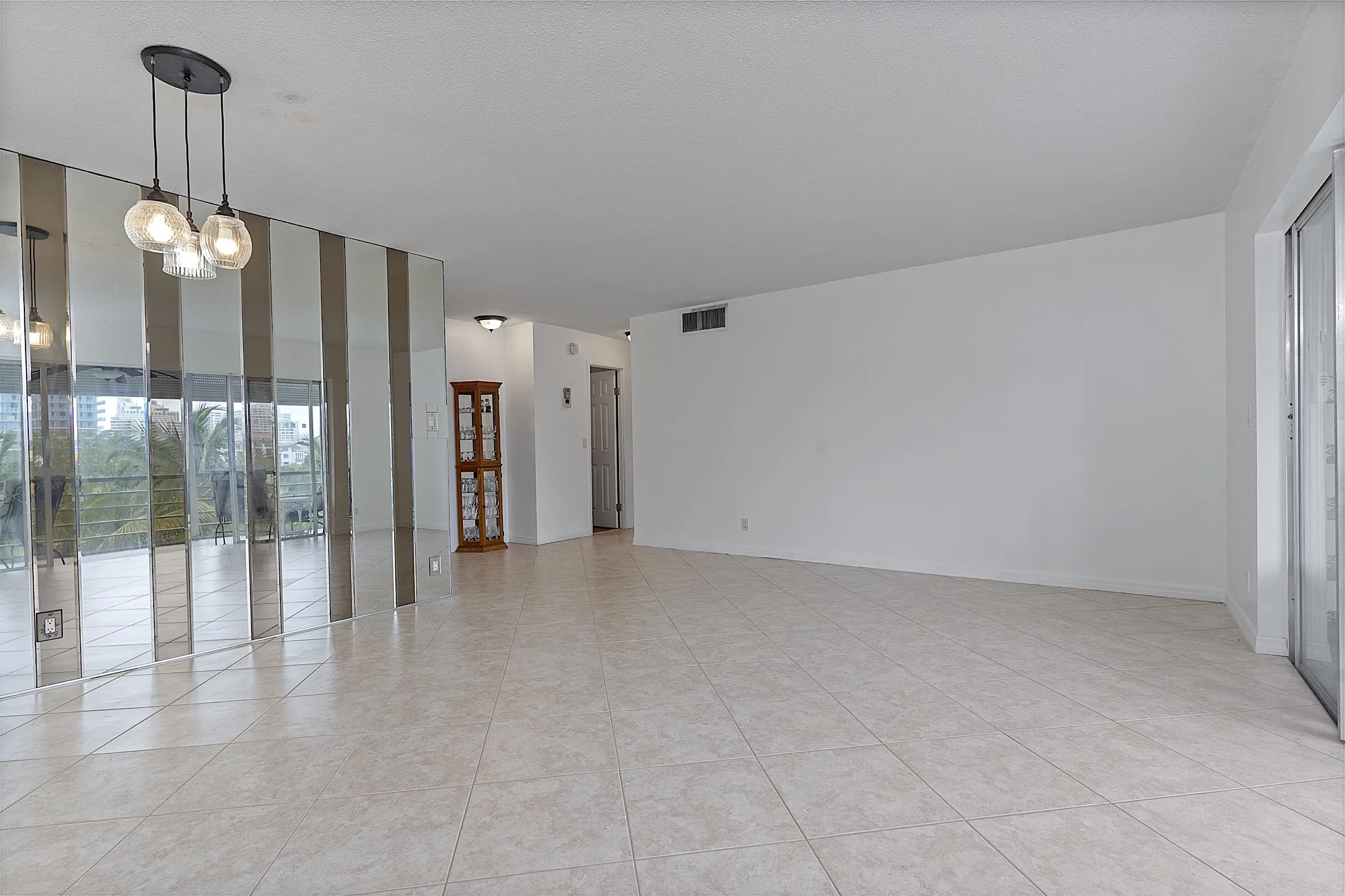 - 300 Northeast 14th Avenue, Hallandale