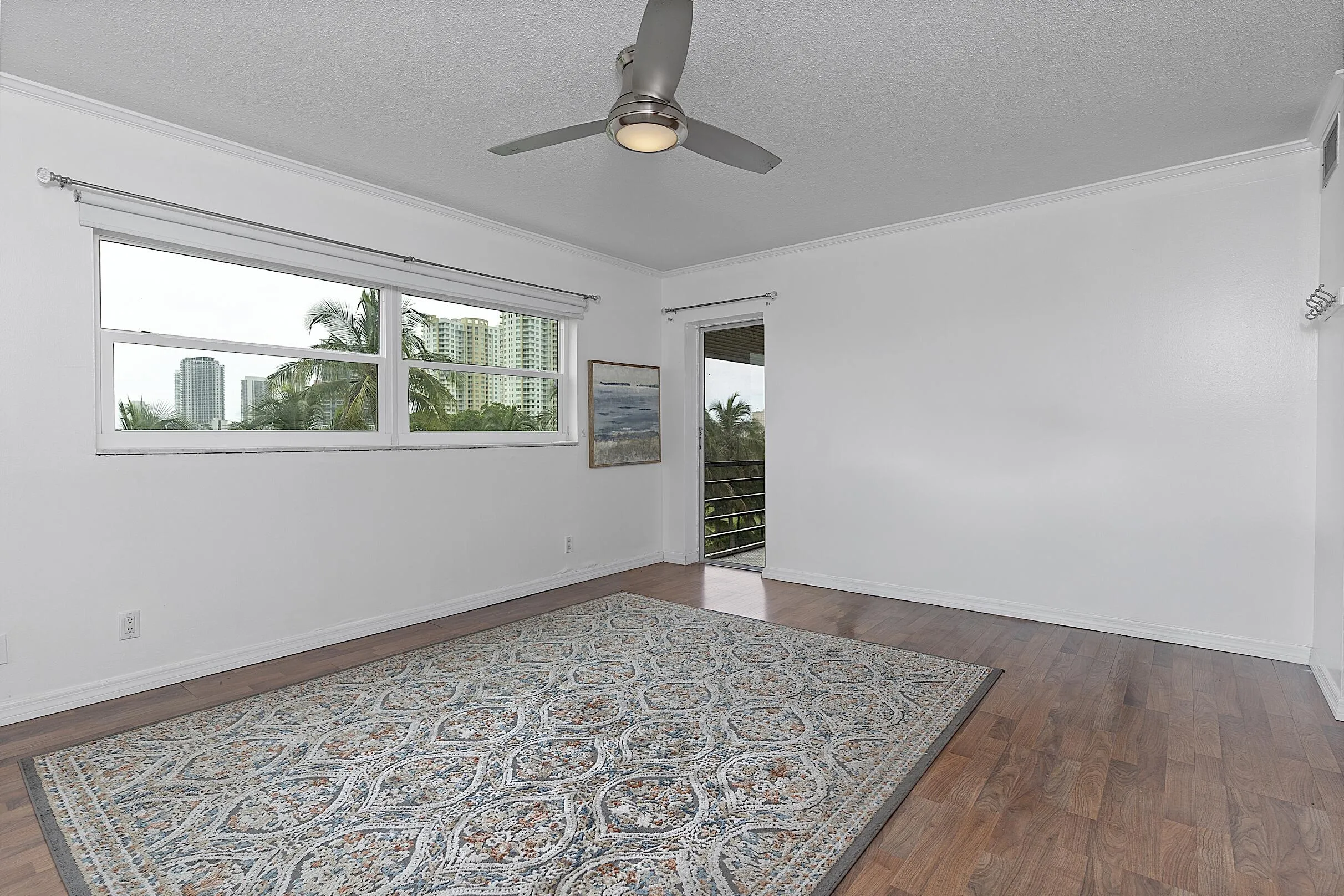 - 300 Northeast 14th Avenue, Hallandale