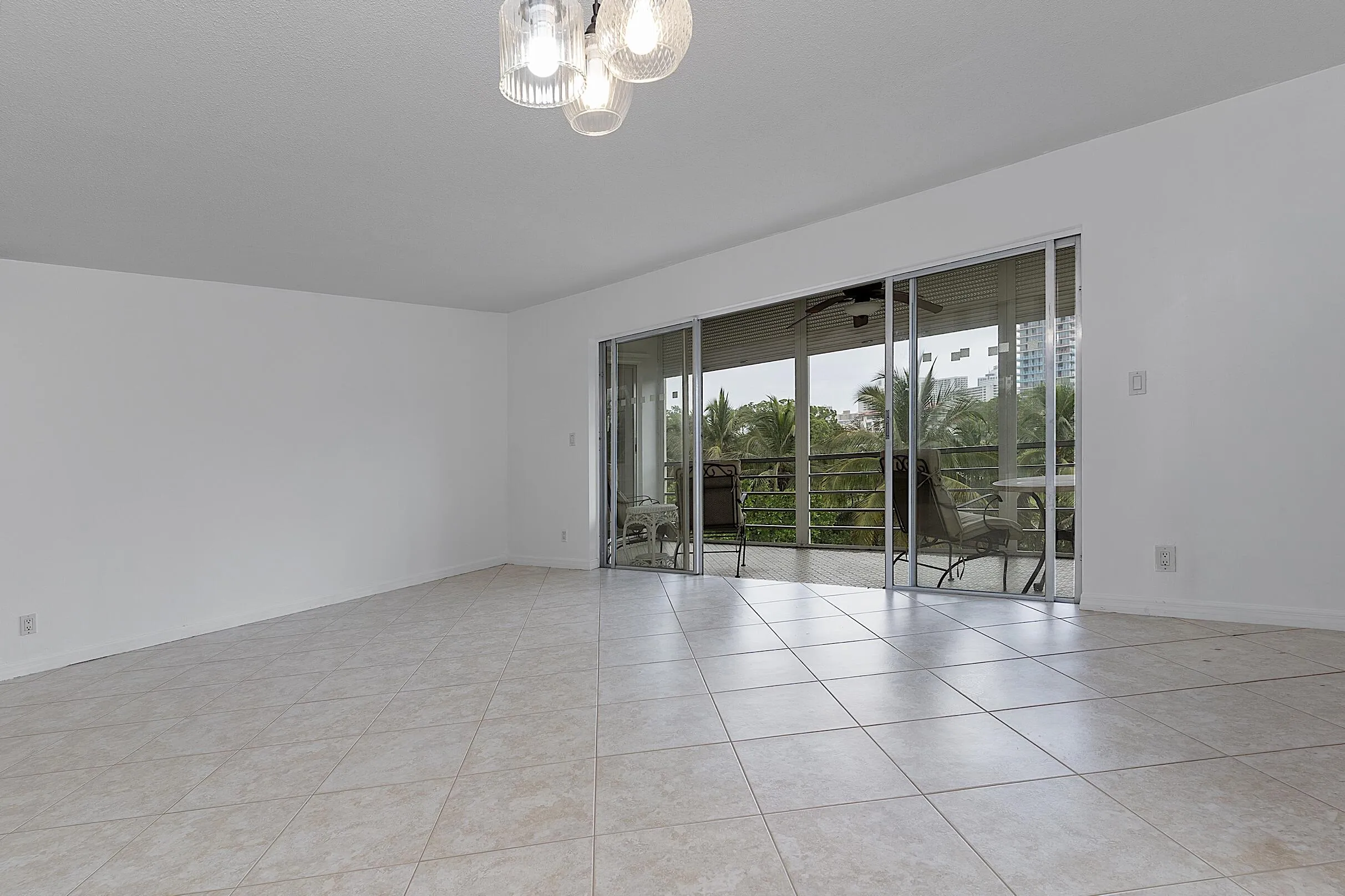 - 300 Northeast 14th Avenue, Hallandale