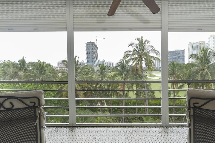 - 300 Northeast 14th Avenue, Hallandale