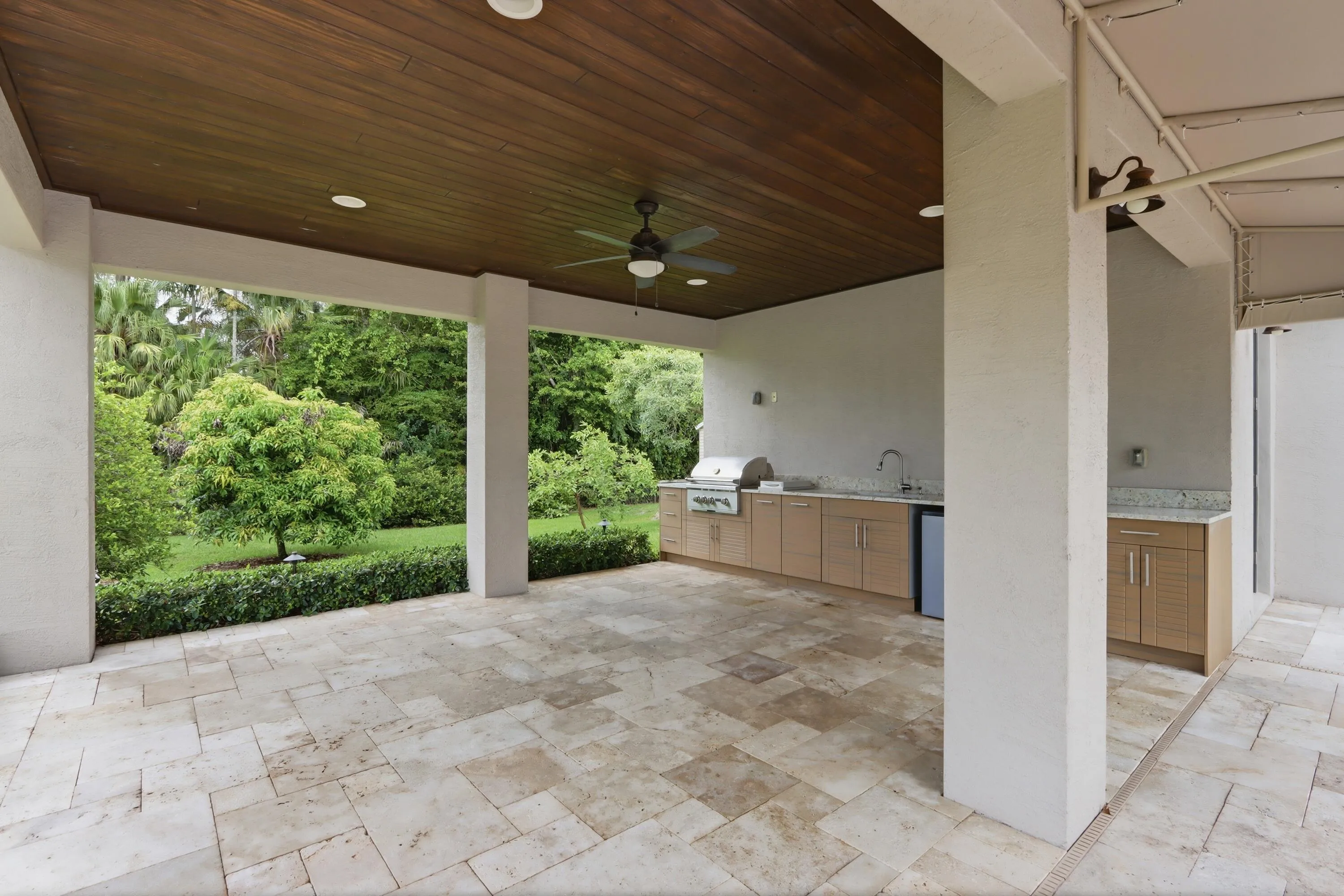 62_58. grill area