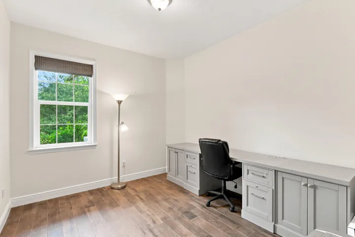51_47. office