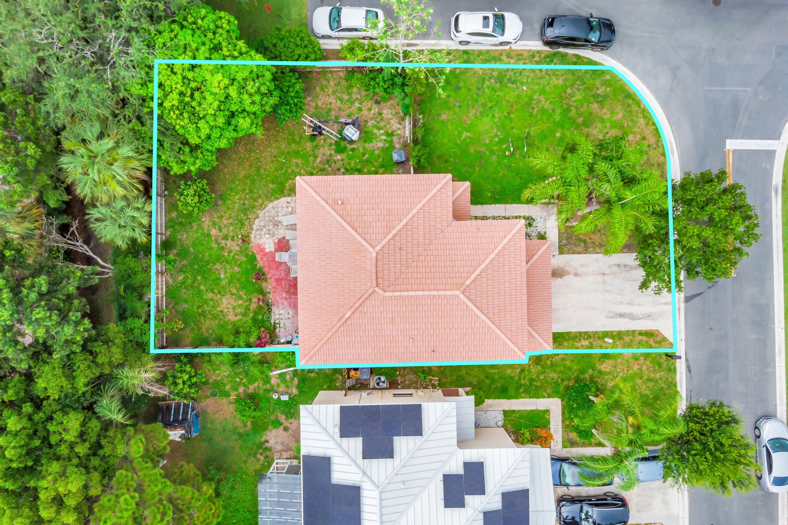 HOUSE ROOF
