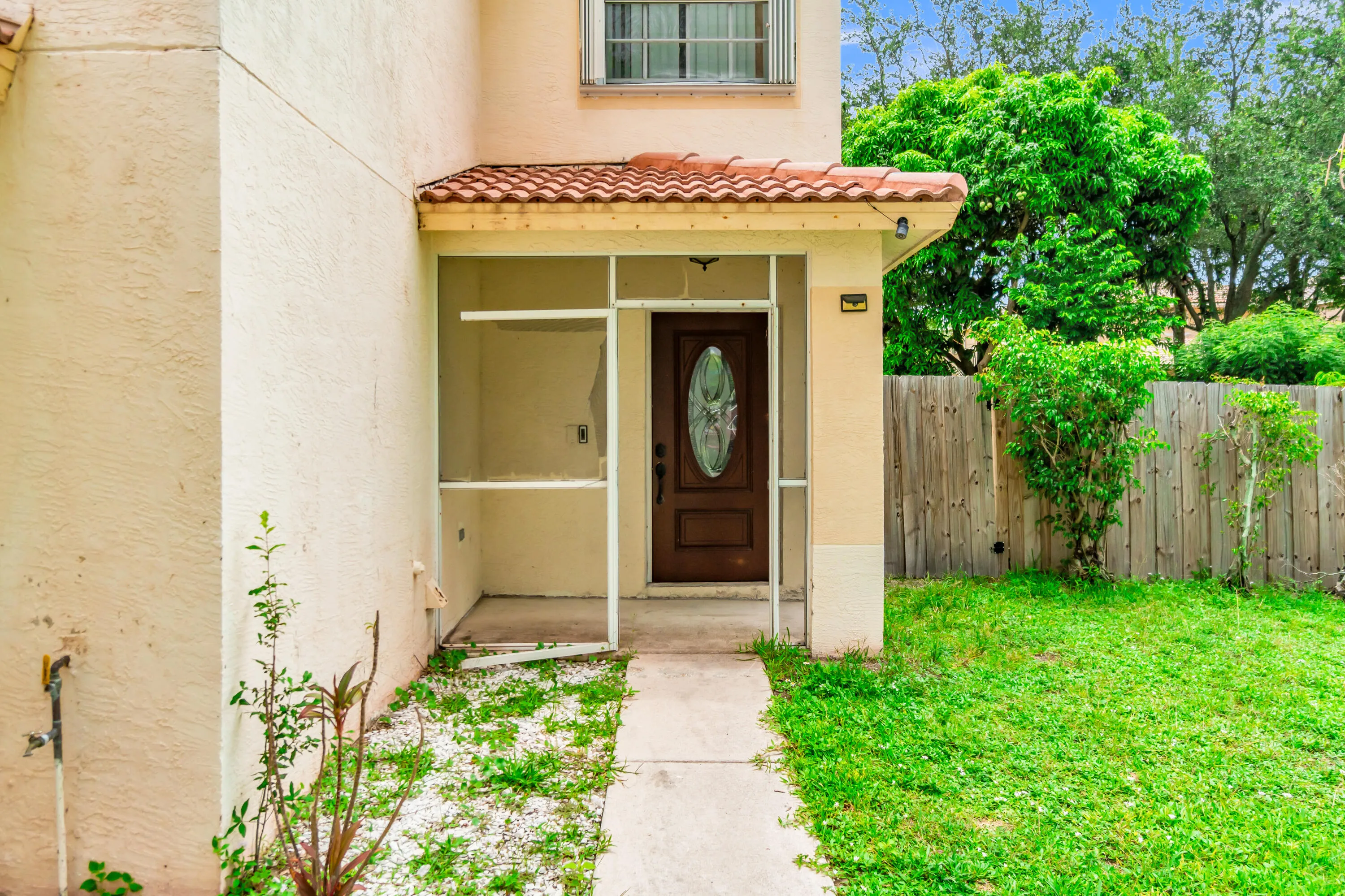 HOUSE ENTRANCE DOOR