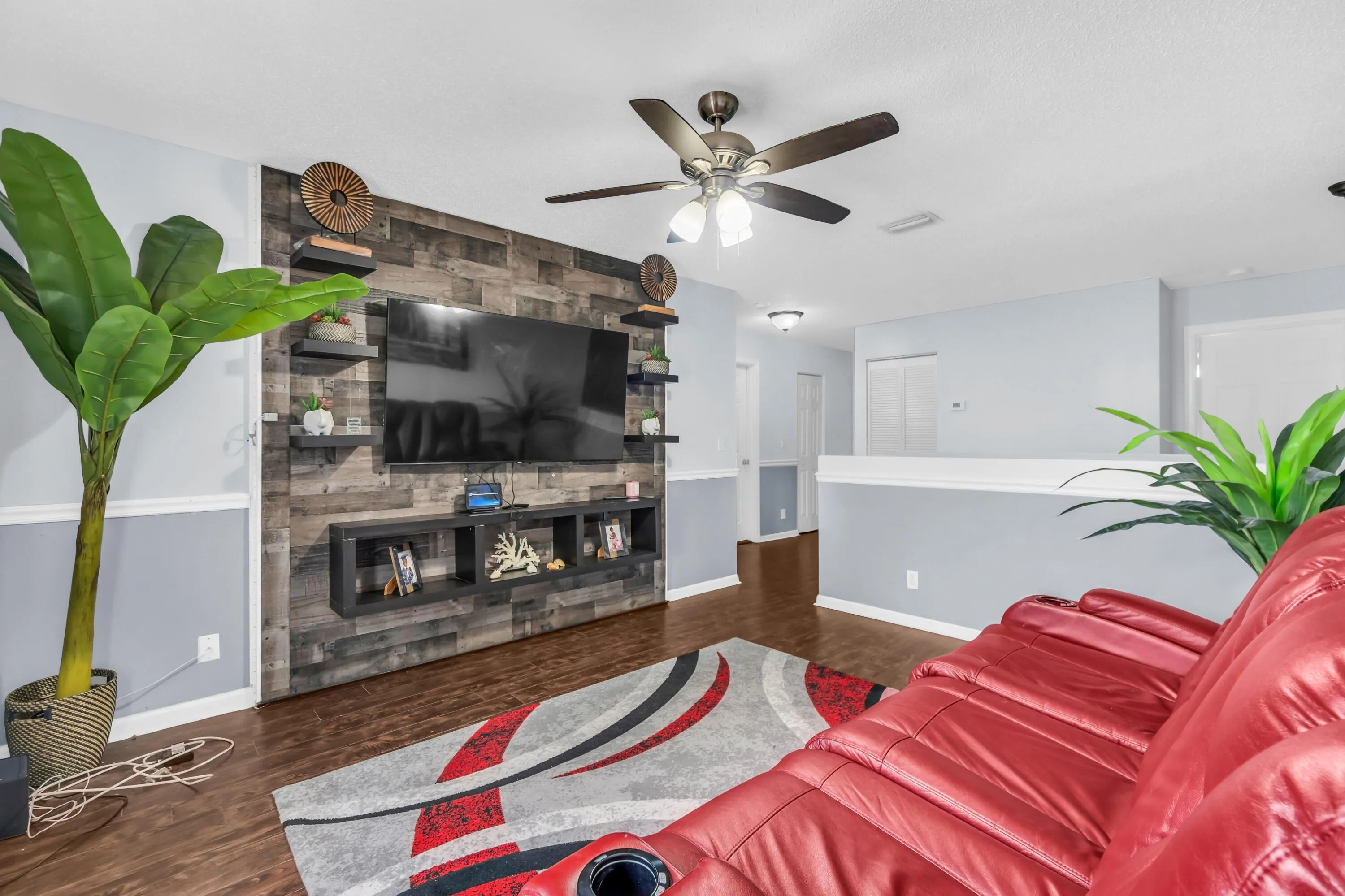 UPSTAIRS DEN