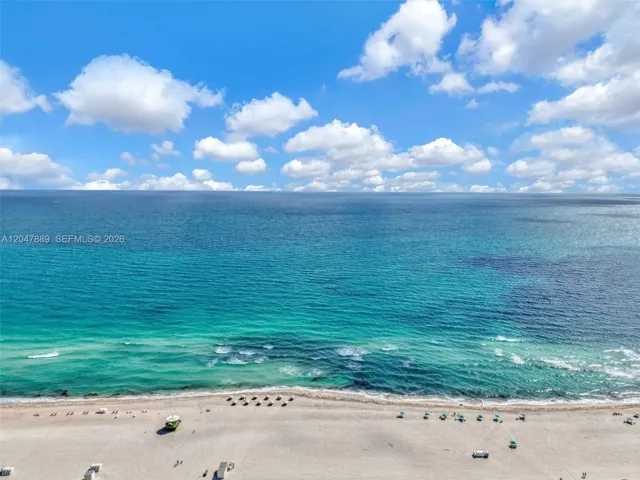 Ocean/ Beach