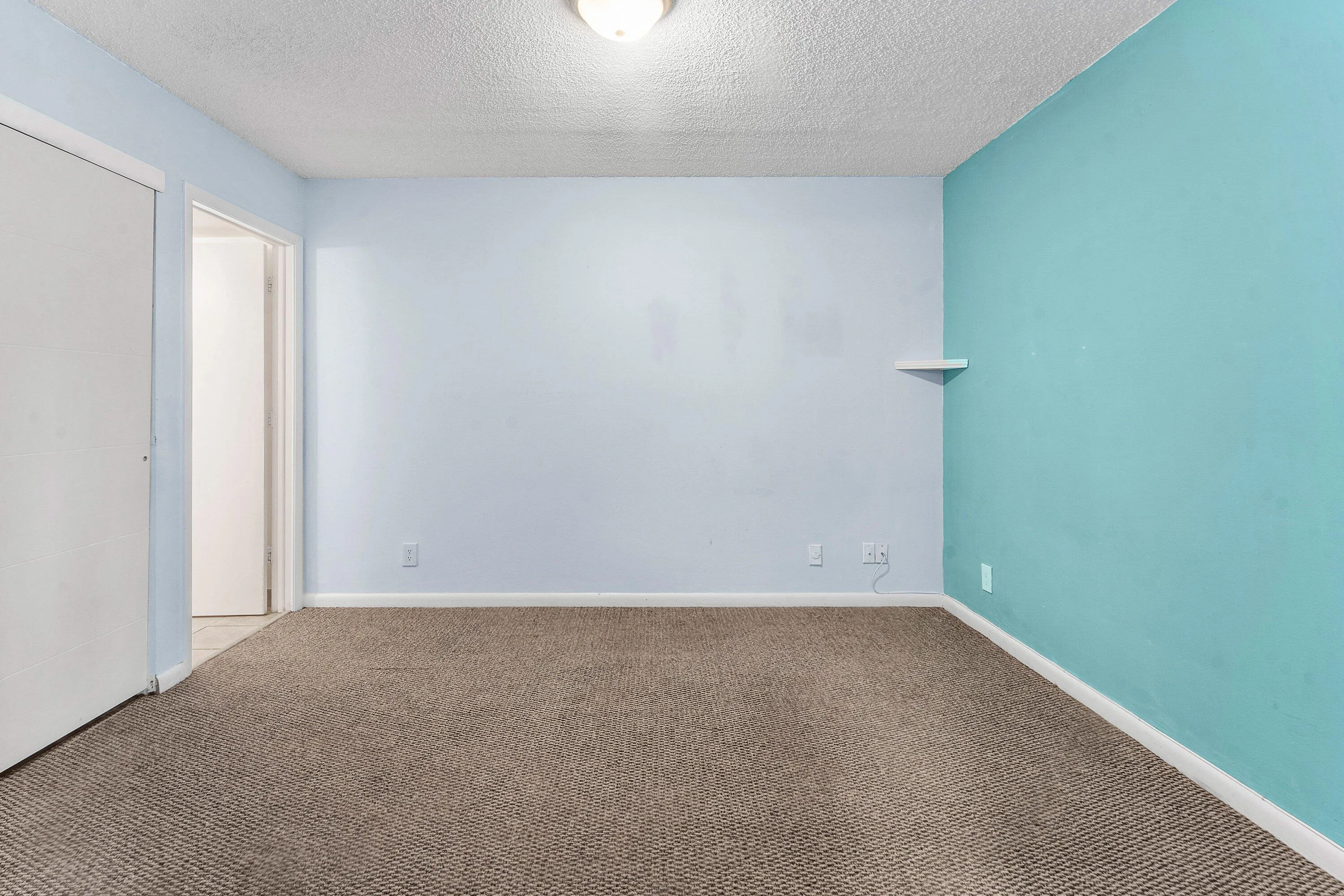 014-612ExecutiveCenterDrive-3107-WestPal