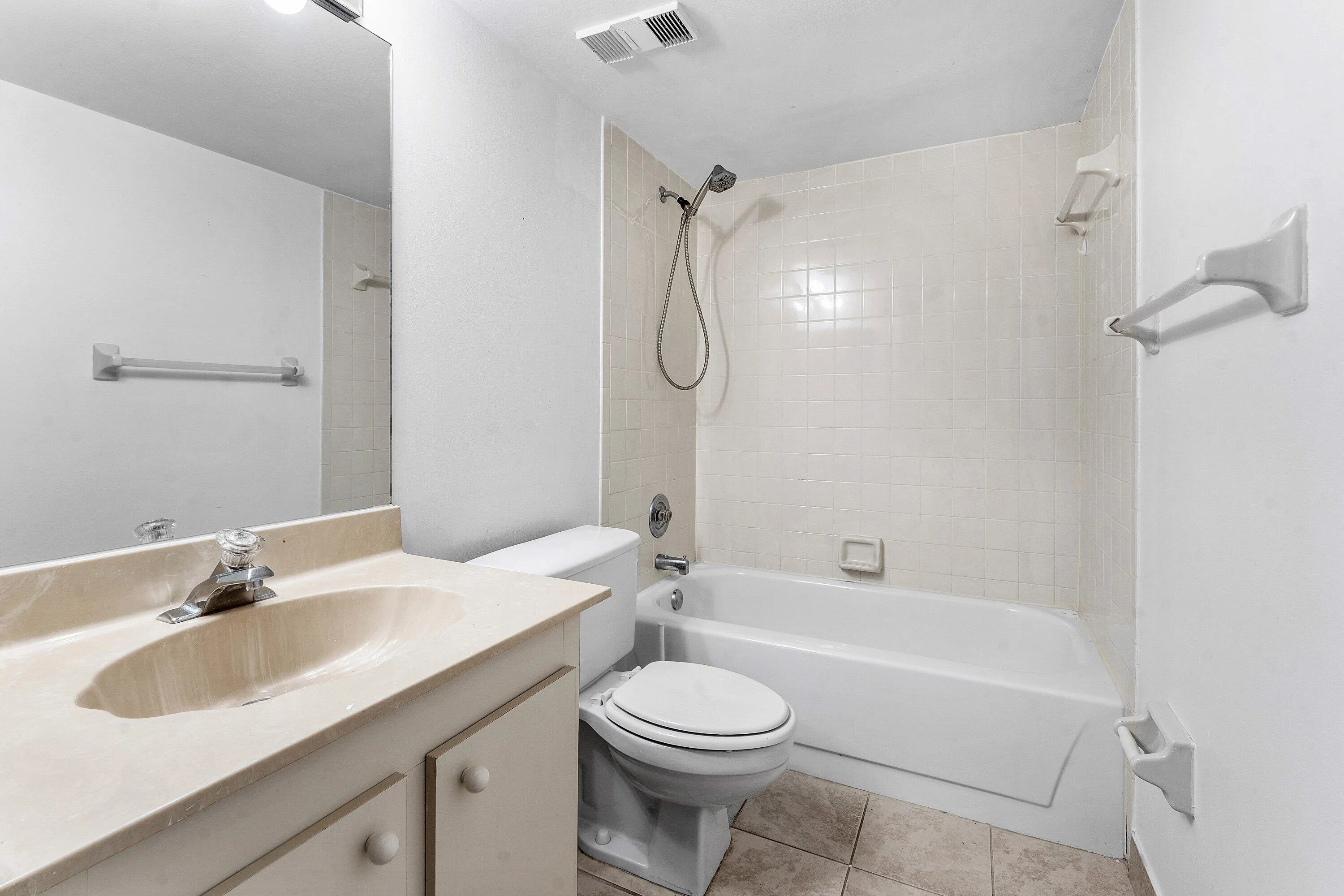 016-612ExecutiveCenterDrive-3107-WestPal