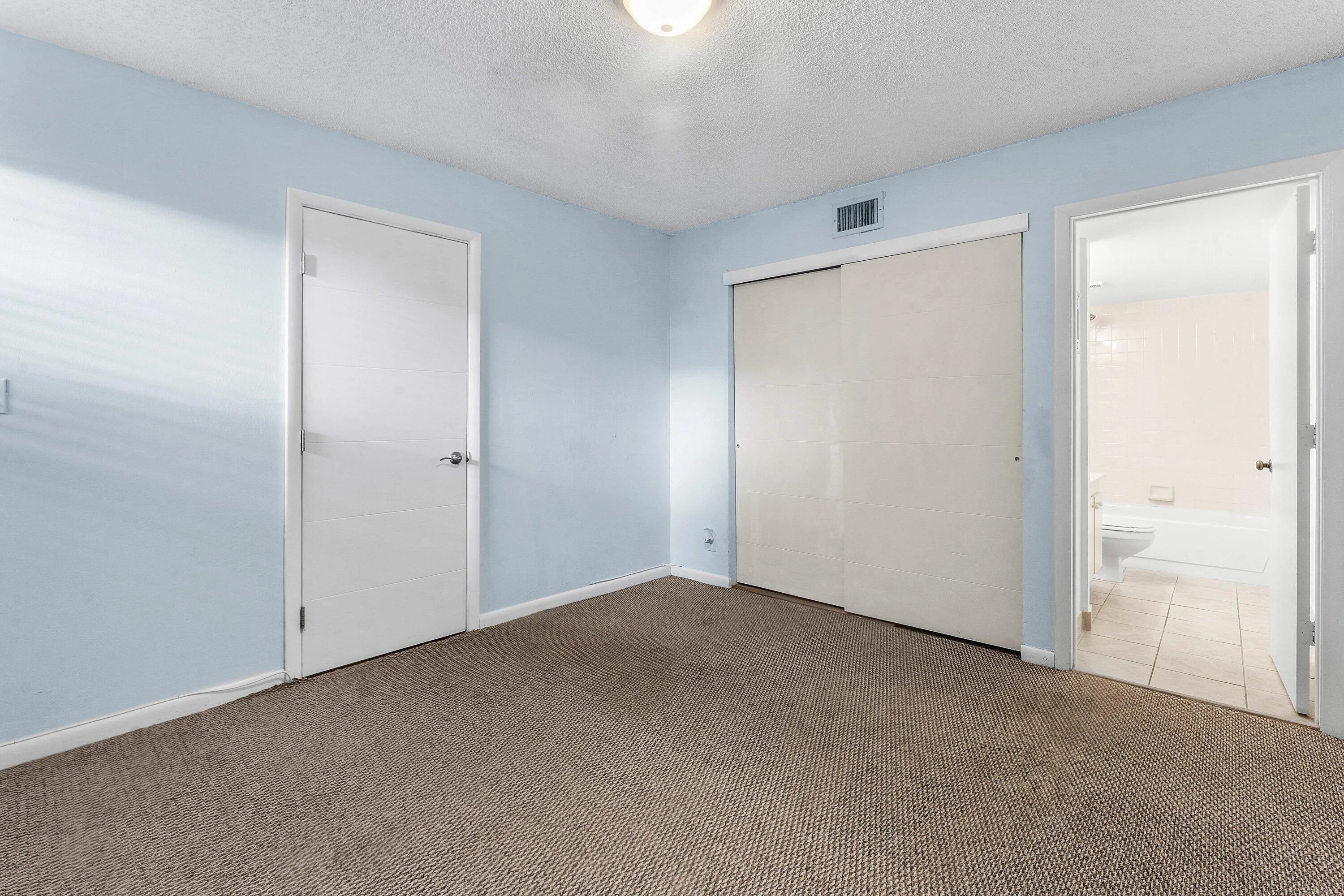 015-612ExecutiveCenterDrive-3107-WestPal