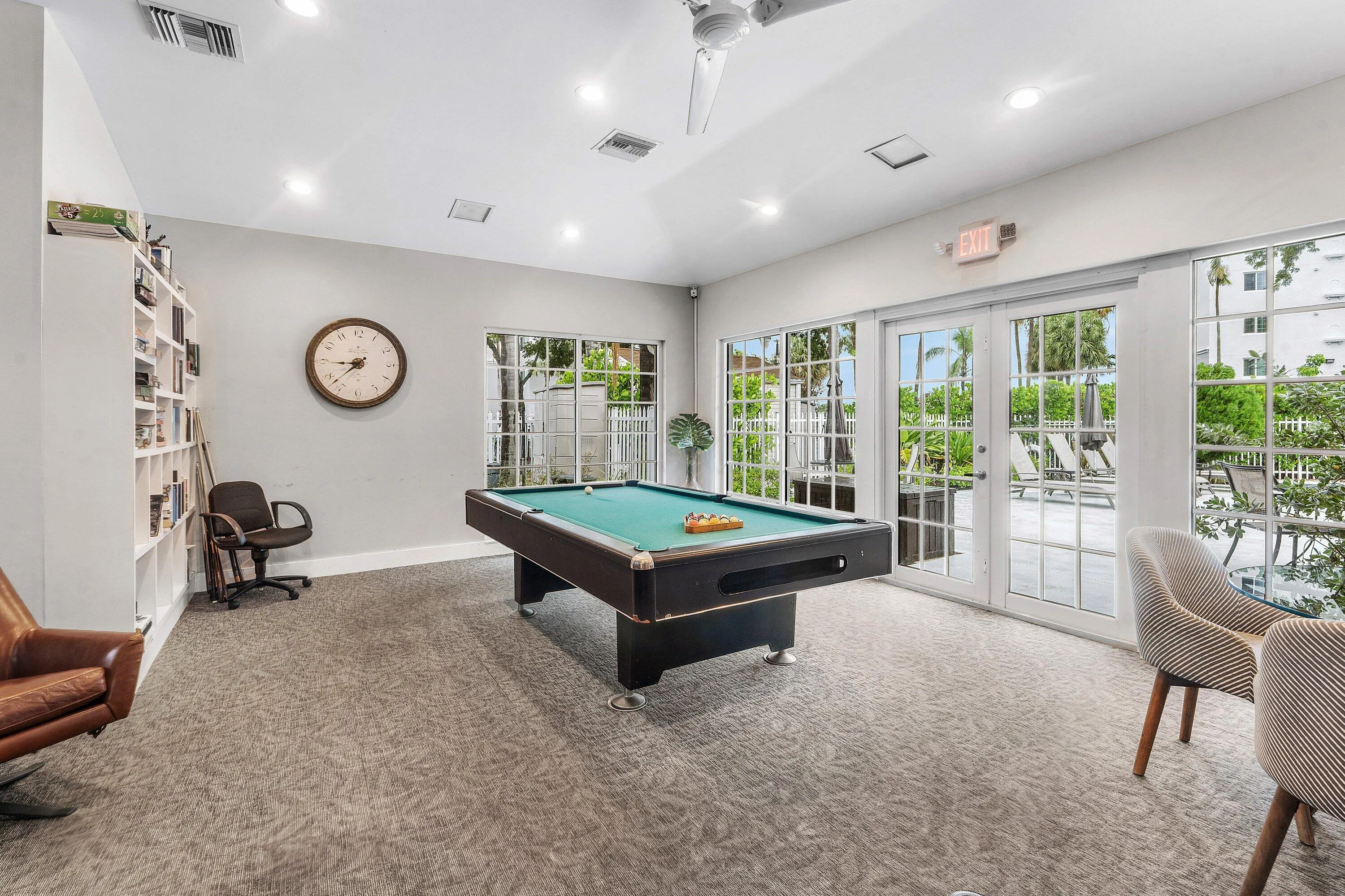 022-612ExecutiveCenterDrive-3107-WestPal