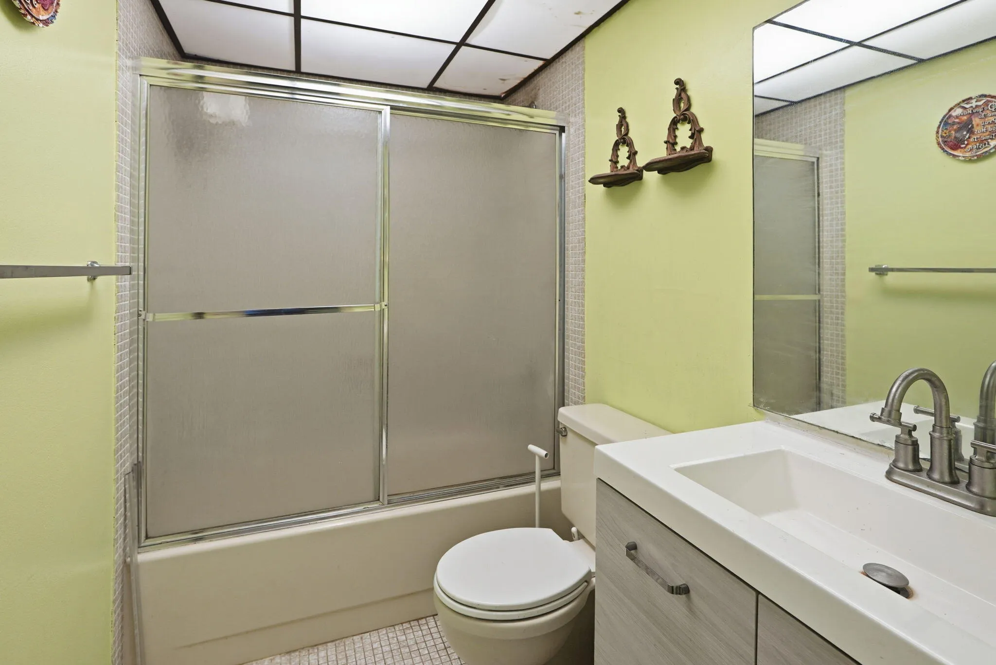 9 G BATH