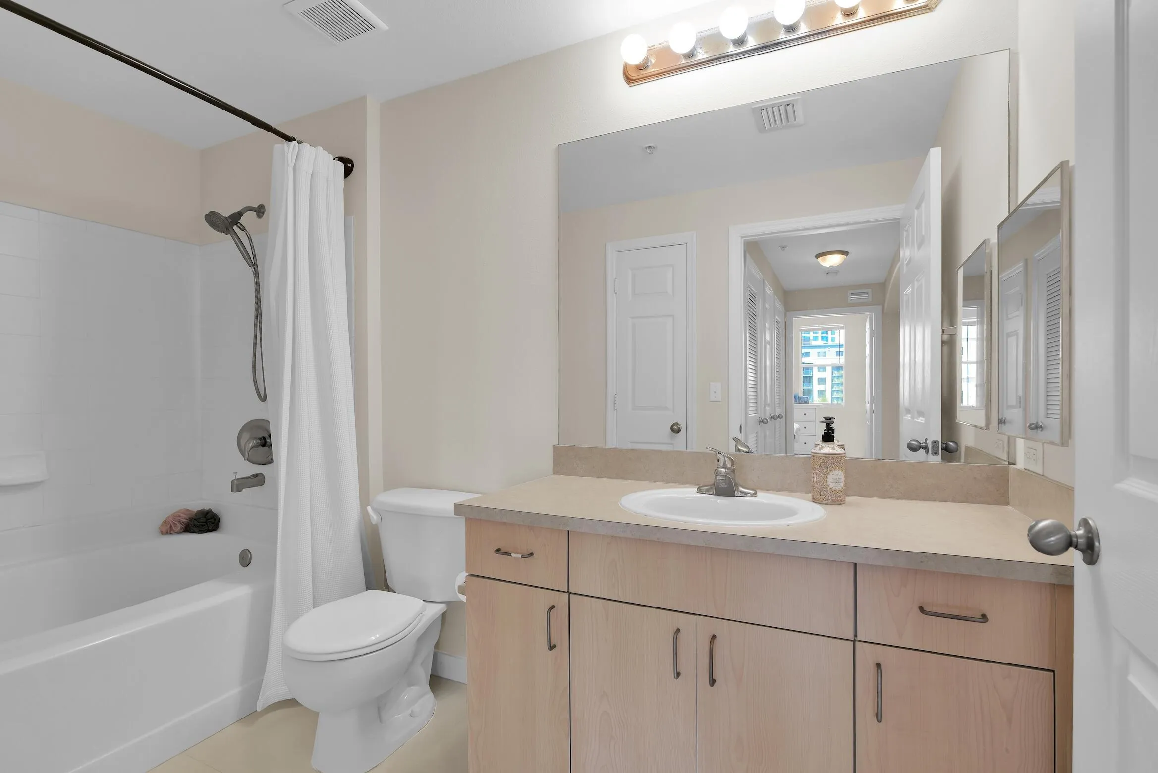 553 NE Third Ave 432 Fort Lauderdale -13