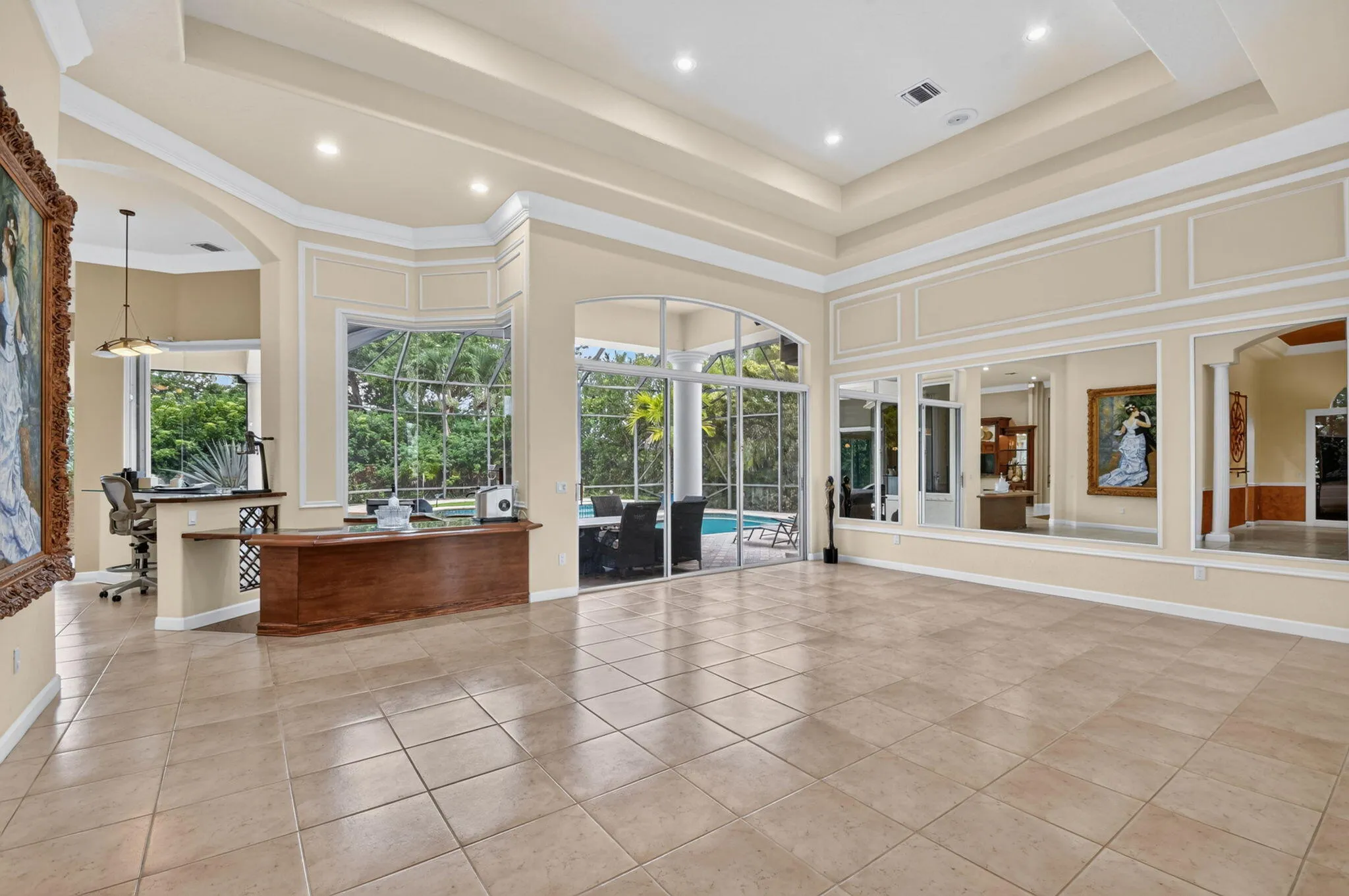 Living Room & Bar