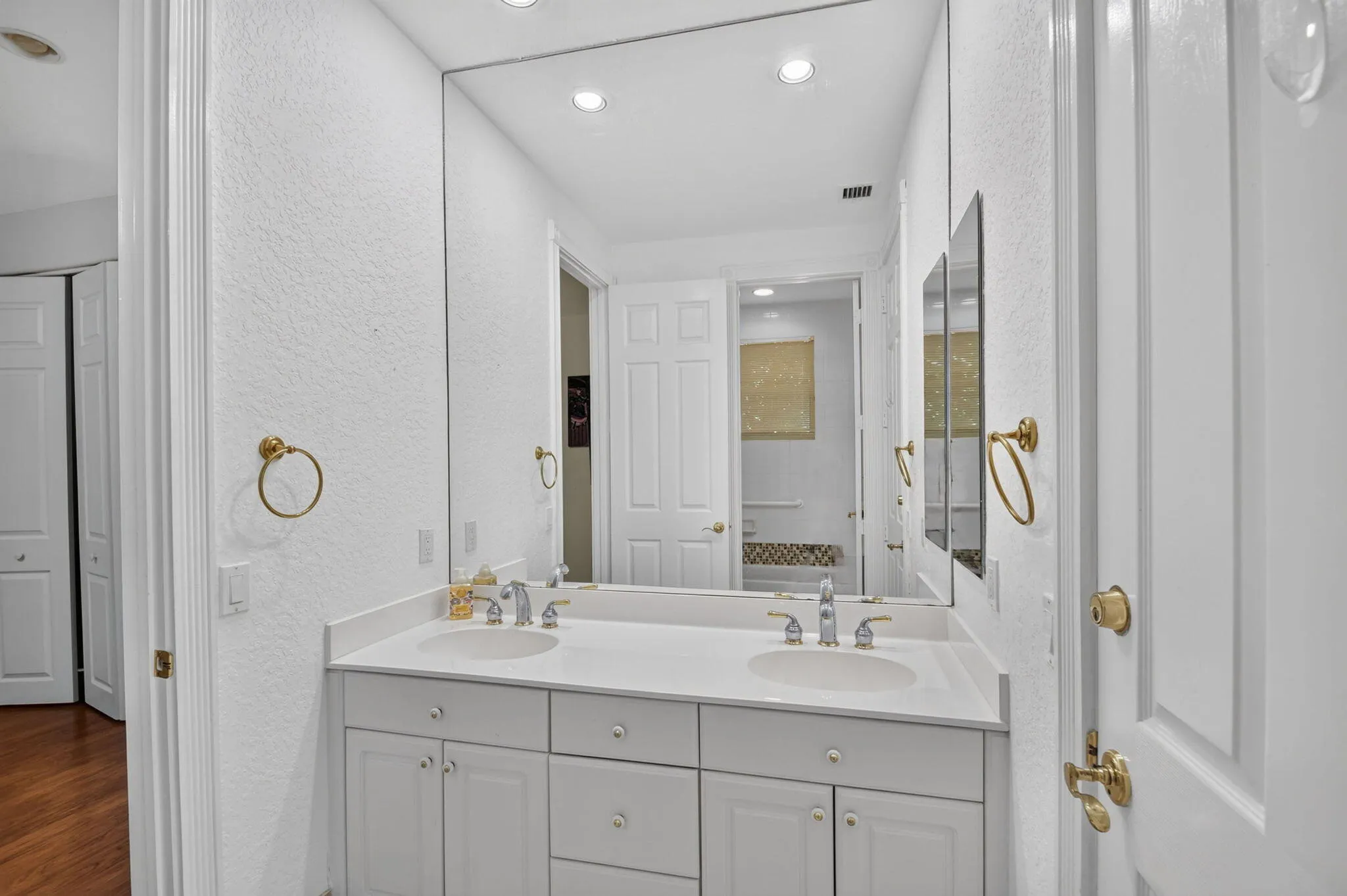 3rd Full Jack & Jill Bathroom