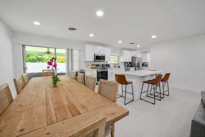 6E7BF5F1-248D-445E-B4B7-916E5A715863