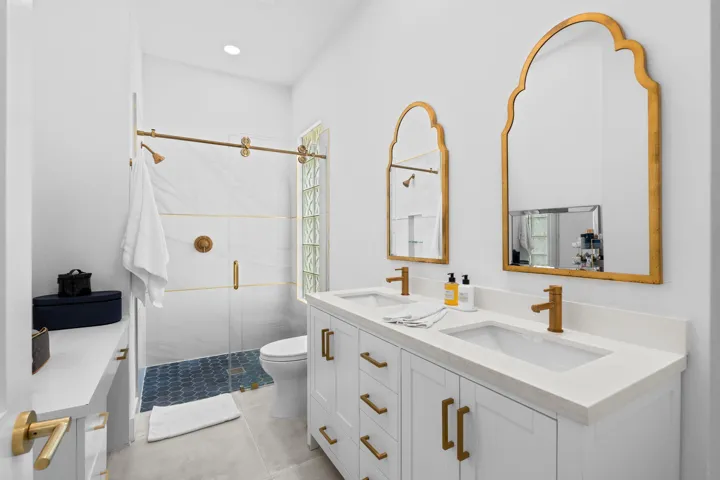 25-web-or-mls-A7409773