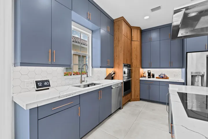 8-web-or-mls-A7409794