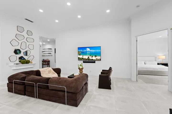 19-web-or-mls-A7409828