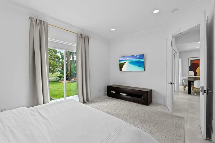 24-web-or-mls-A7409766
