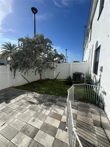 Photo 36