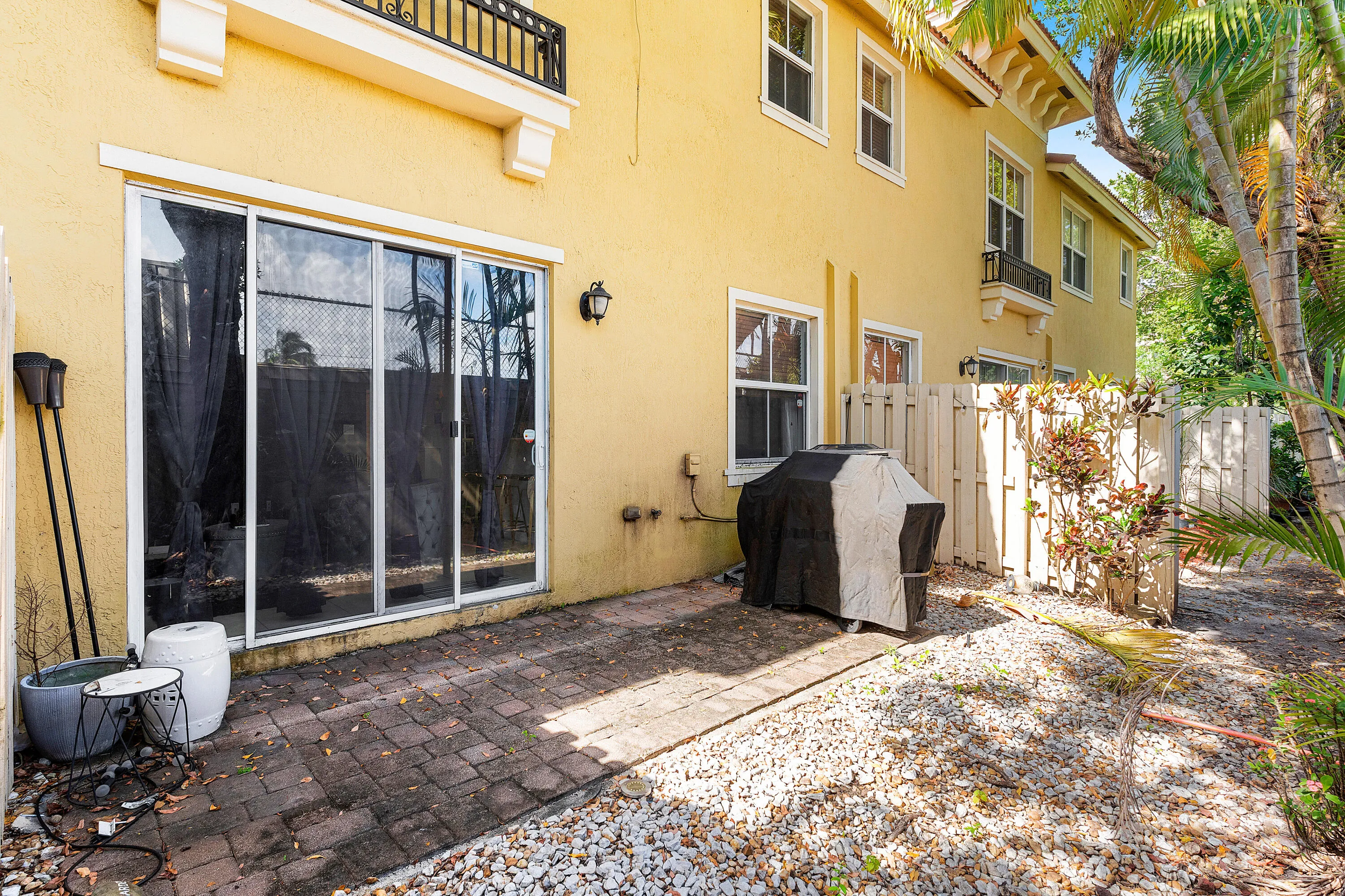 027-2851ProspectRoad-Unit506-FortLauderd