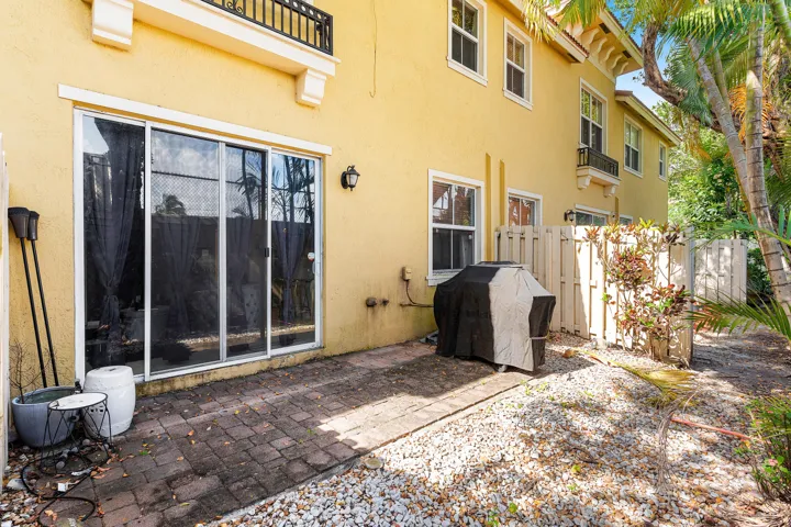 027-2851ProspectRoad-Unit506-FortLauderd